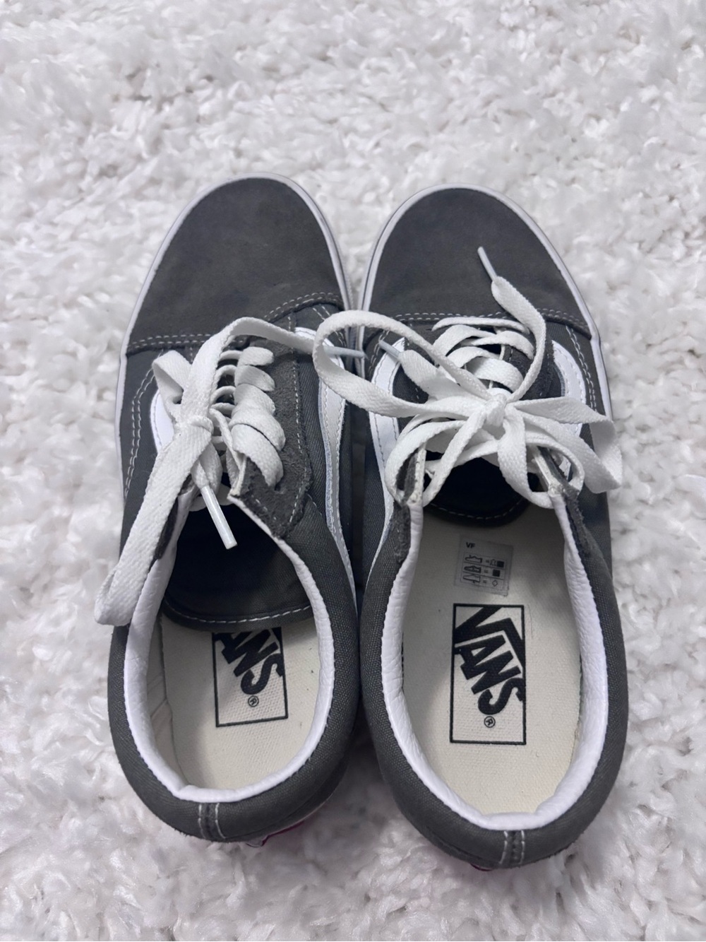 Vans Women’s Low-Top Sneakers in Gray and White - Picture 2 of 4